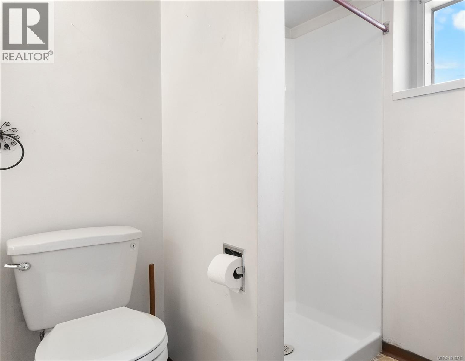 Single Family House for Sale in  Vanalman Ave Saanich 