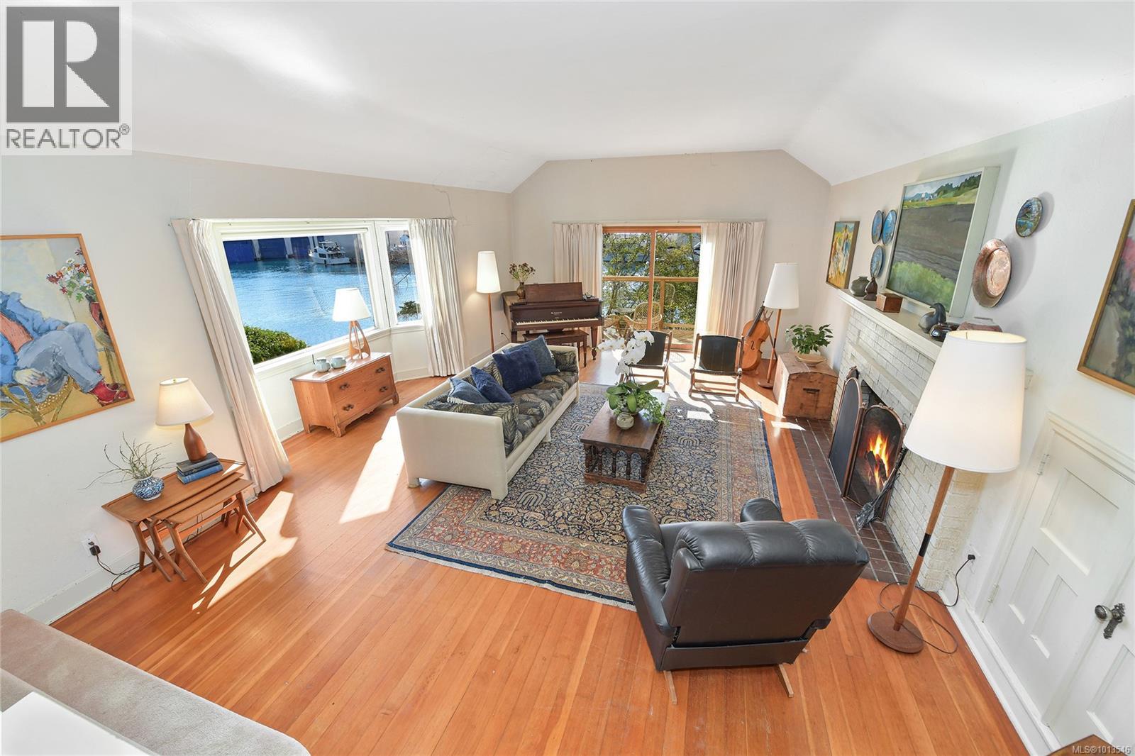 2173 Tryon Rd, North Saanich