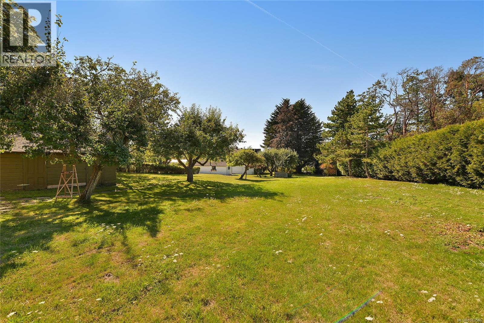 2173 Tryon Rd, North Saanich