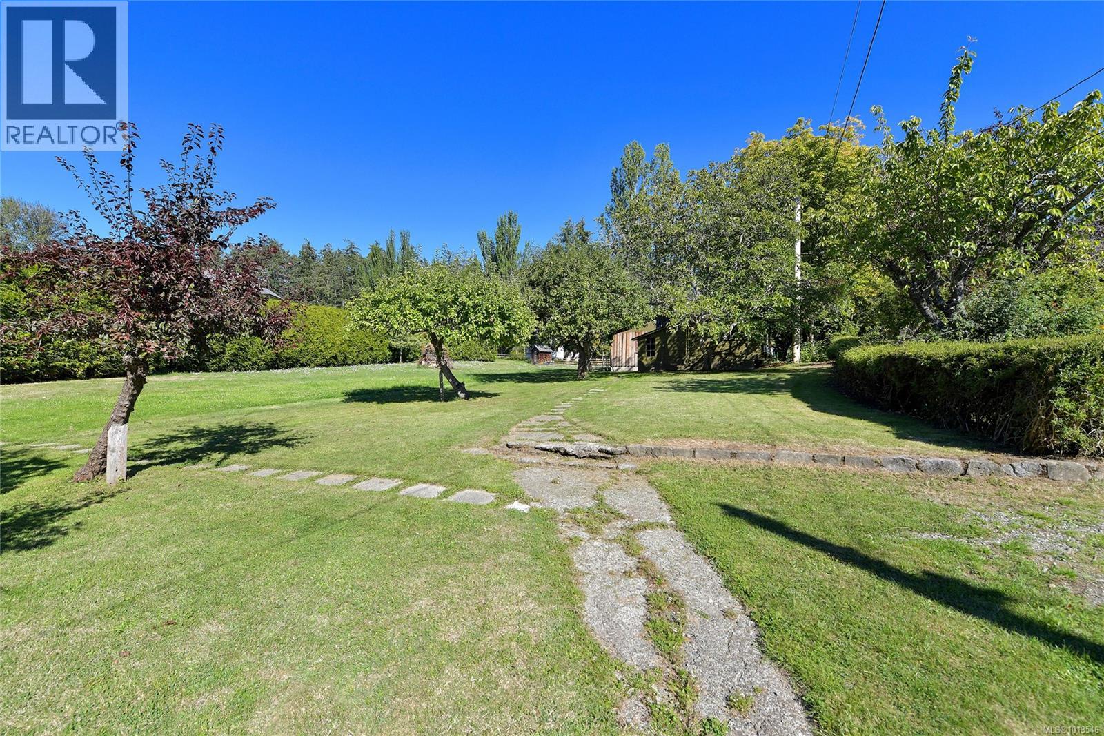 2173 Tryon Rd, North Saanich