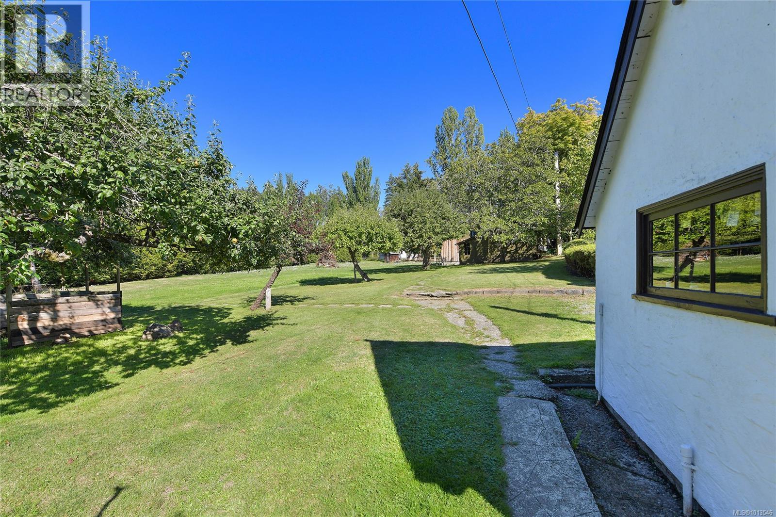 2173 Tryon Rd, North Saanich