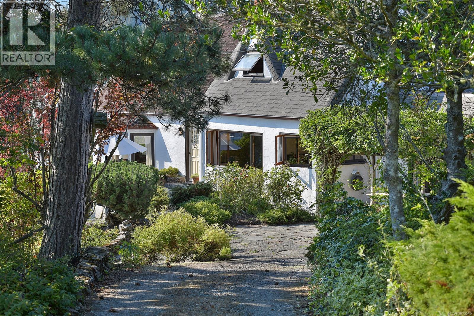 2173 Tryon Rd, North Saanich
