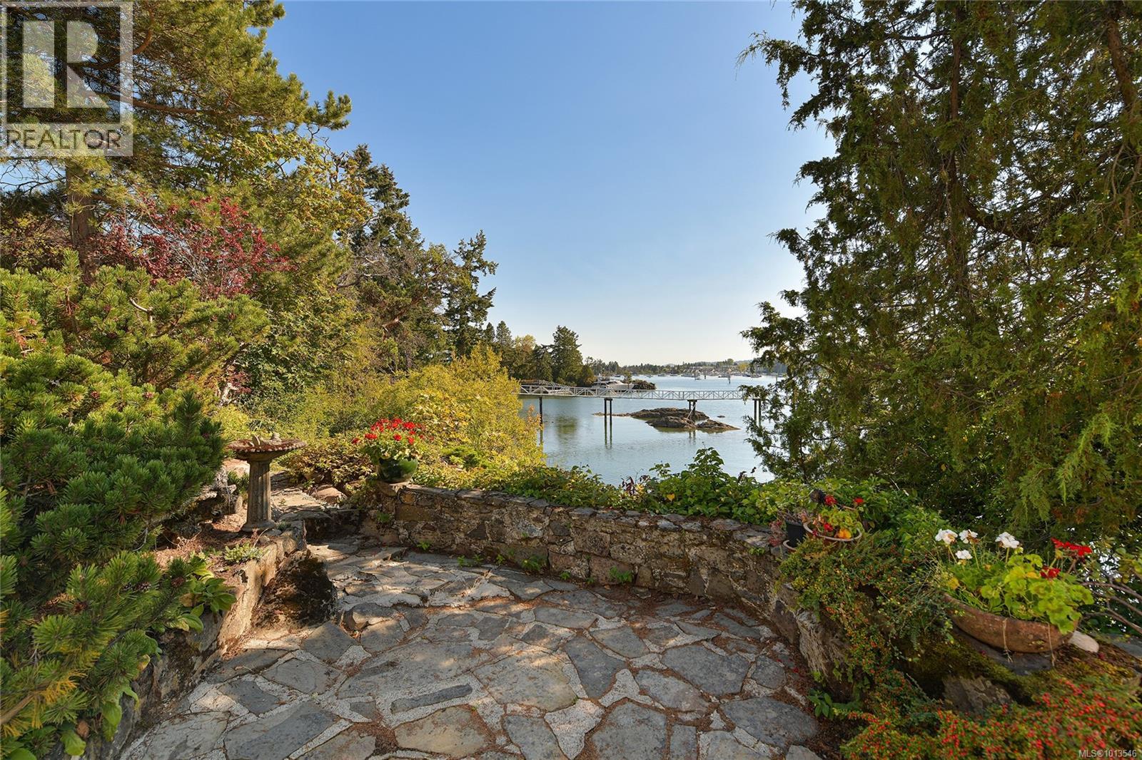 2173 Tryon Rd, North Saanich