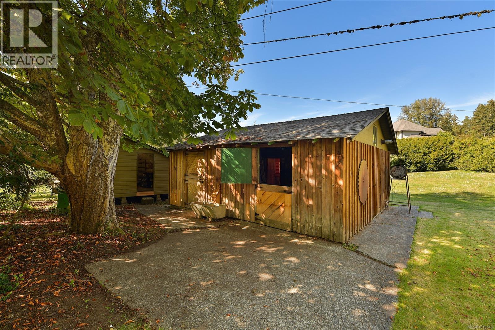 2173 Tryon Rd, North Saanich