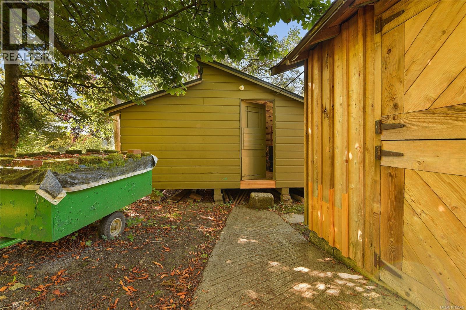 2173 Tryon Rd, North Saanich