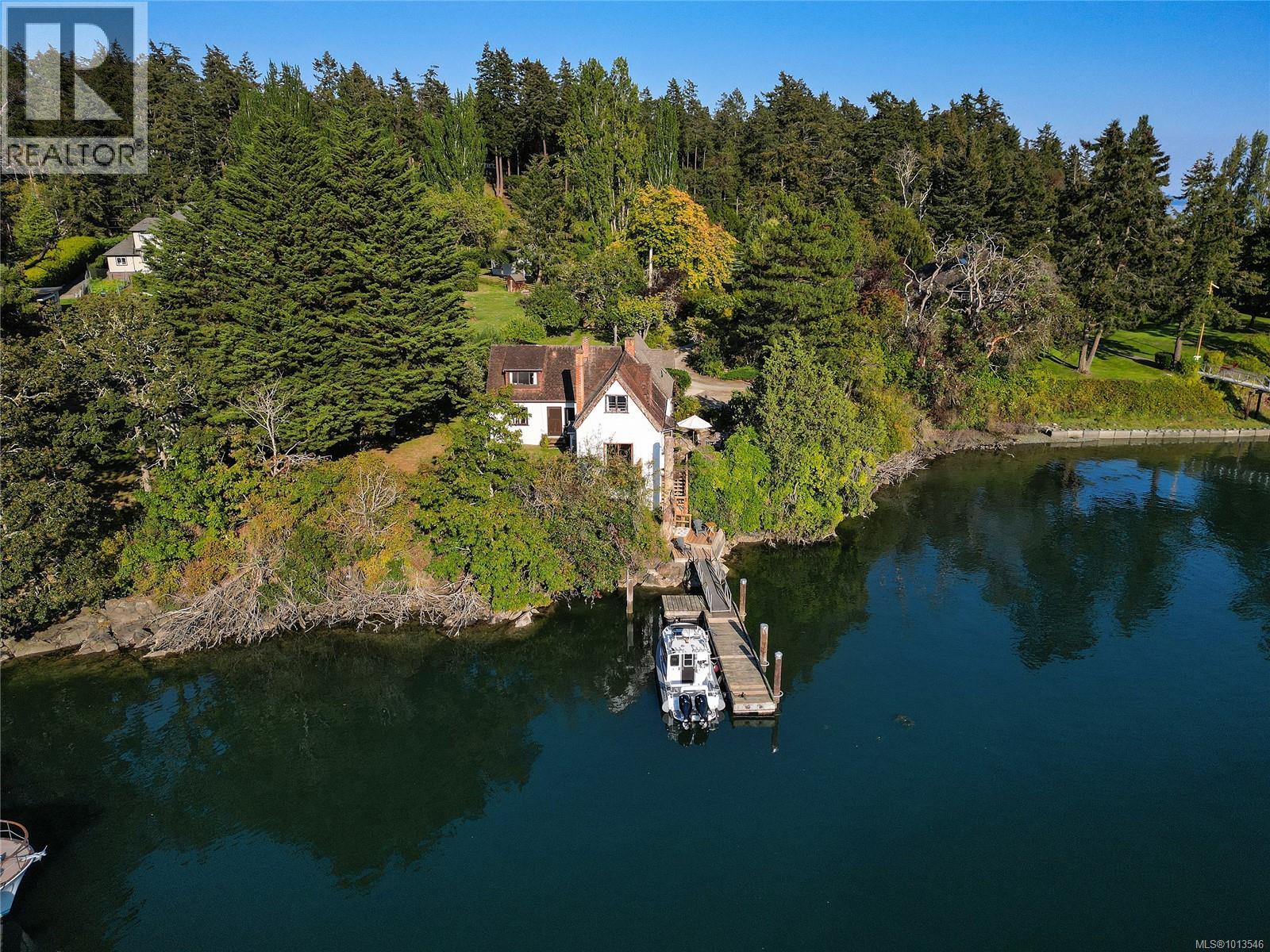 2173 Tryon Rd, North Saanich