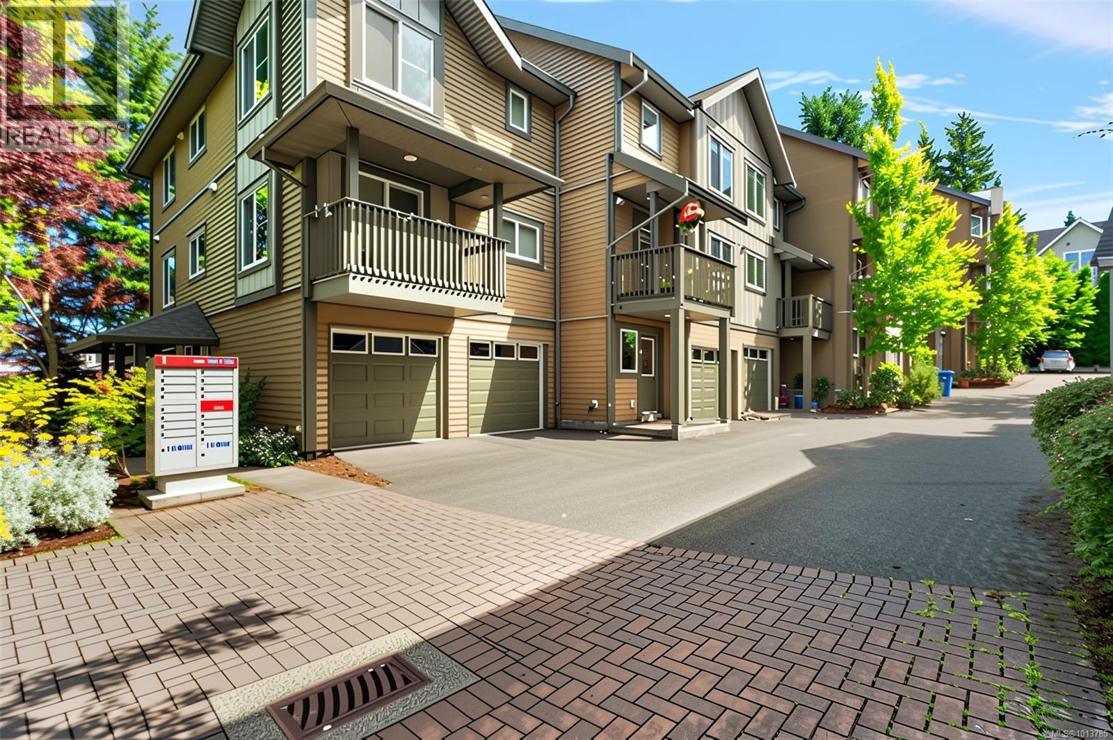 10 1405 Mallek Cres, Victoria, British Columbia
