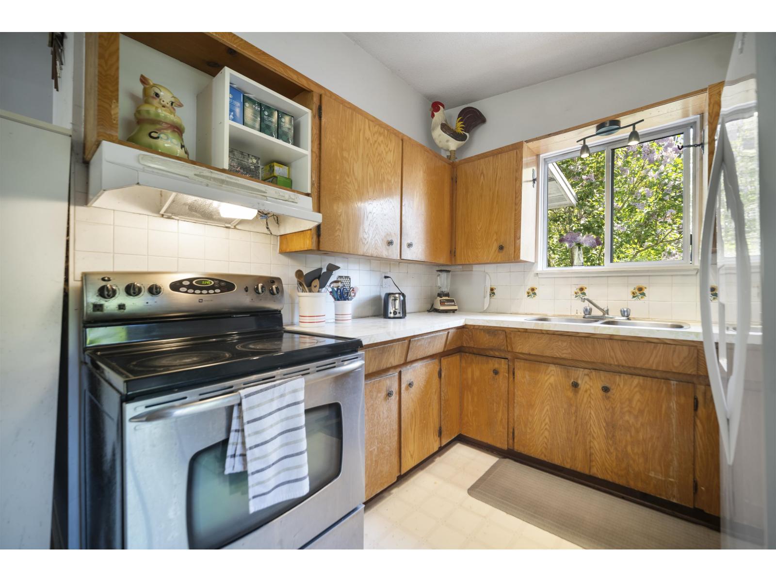 1056 STEVENS STREET, White Rock