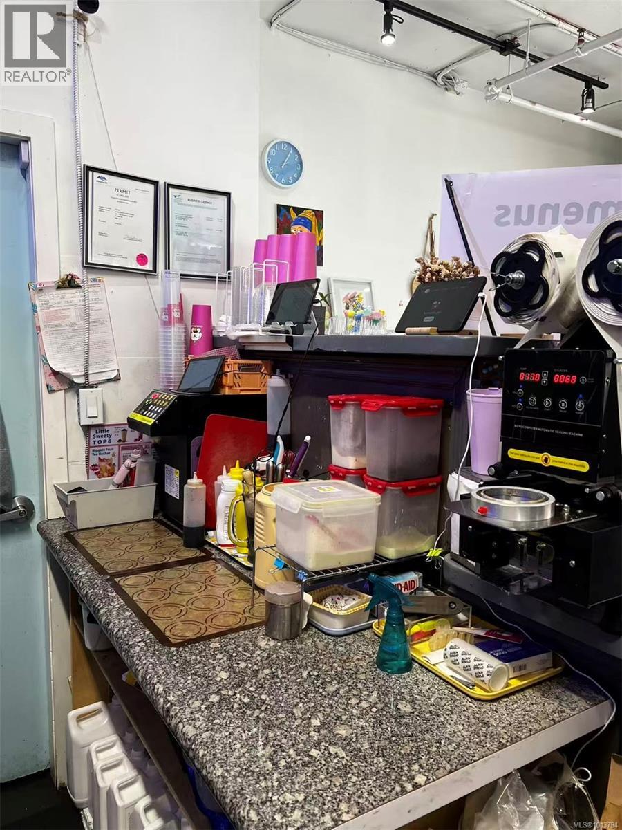 101 732 Broughton St, Victoria