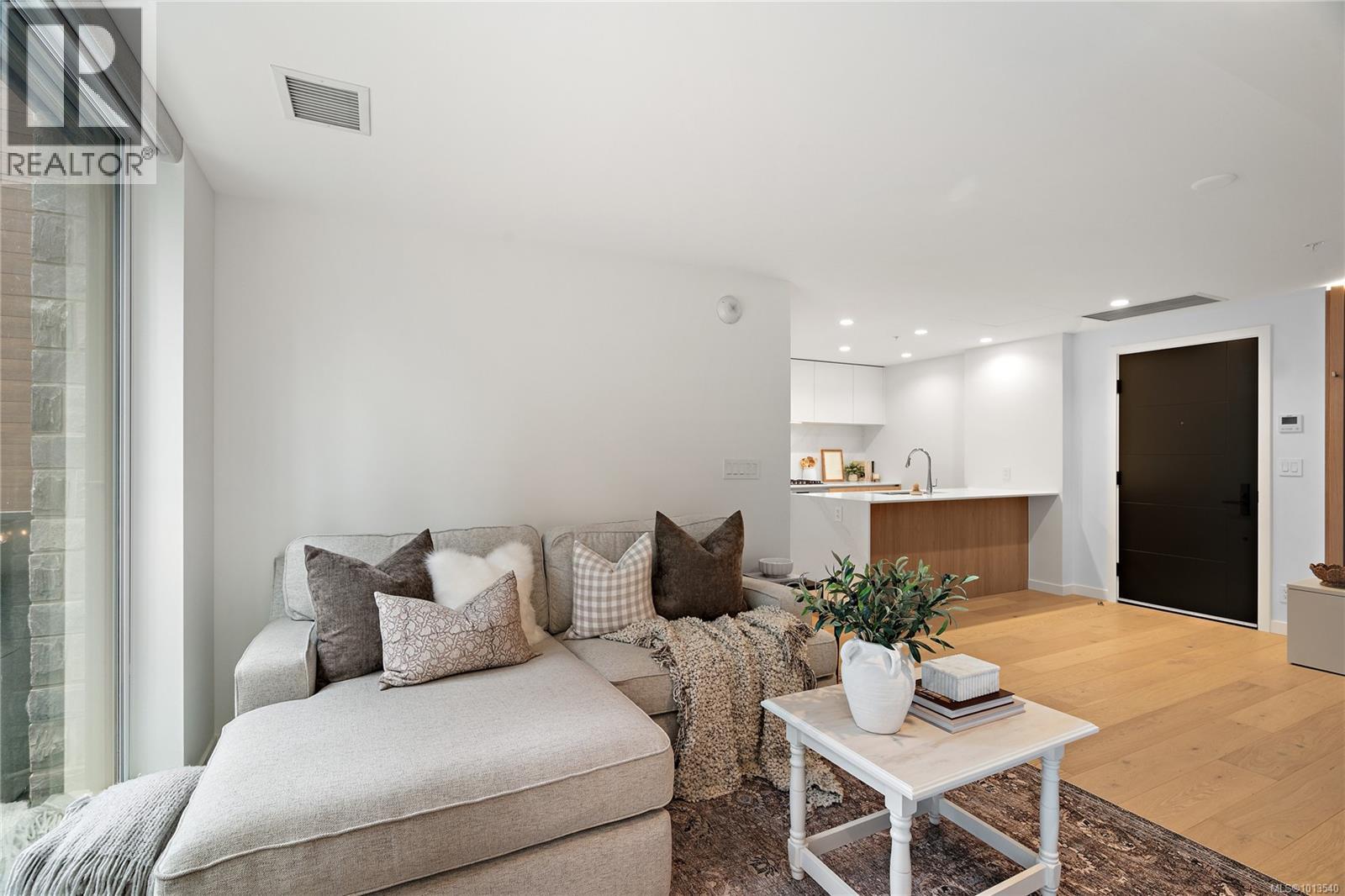 222 2000 Hannington Road, Langford
