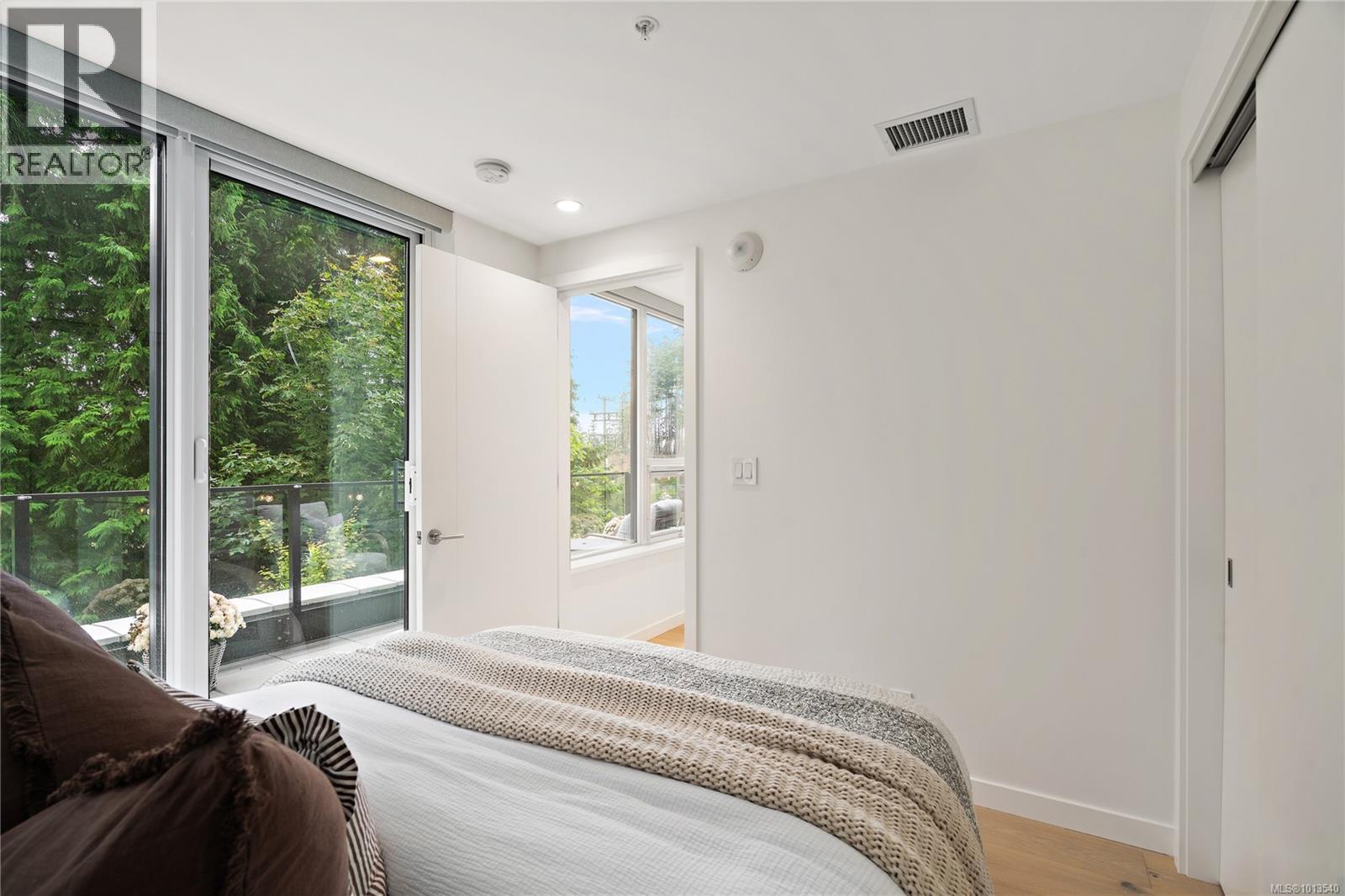 222 2000 Hannington Road, Langford