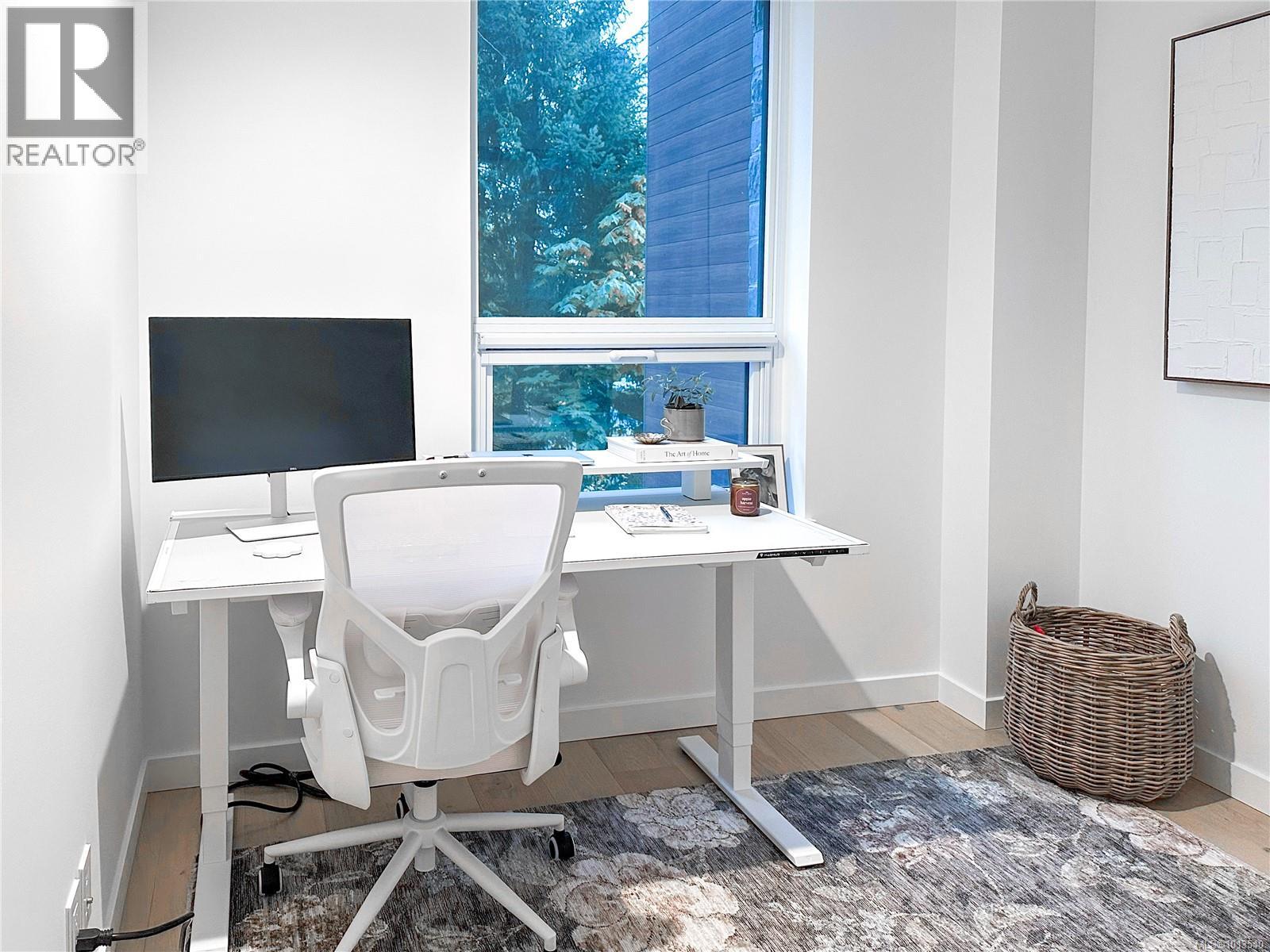 222 2000 Hannington Road, Langford
