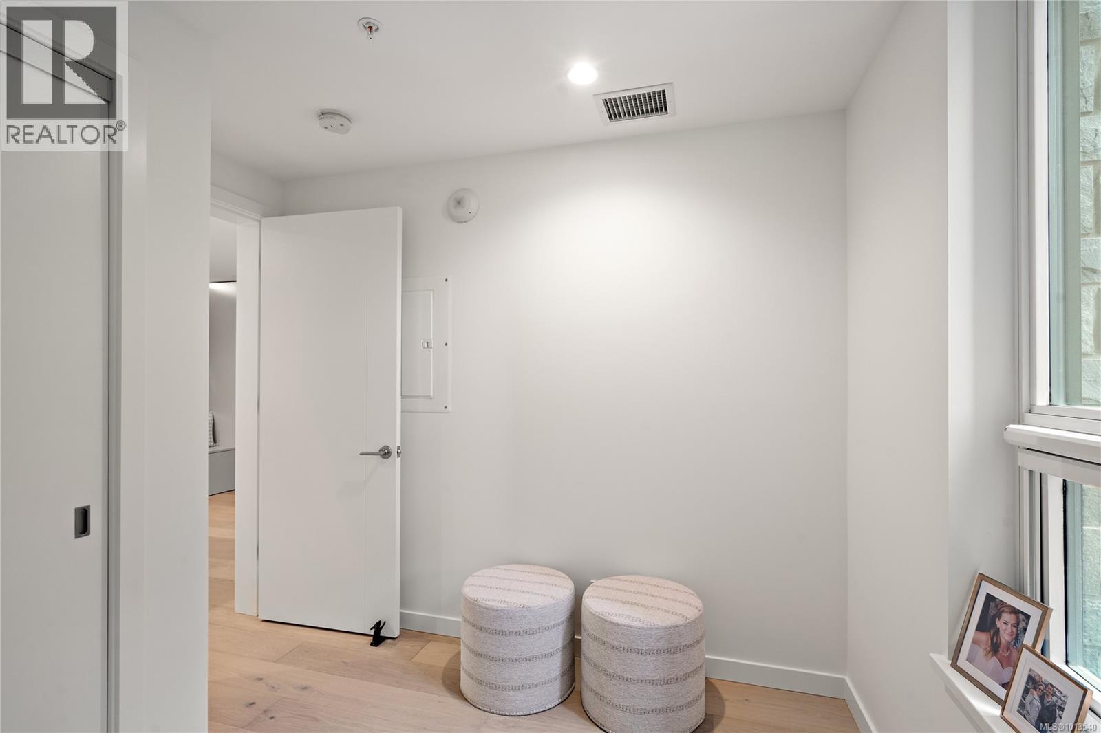 222 2000 Hannington Road, Langford