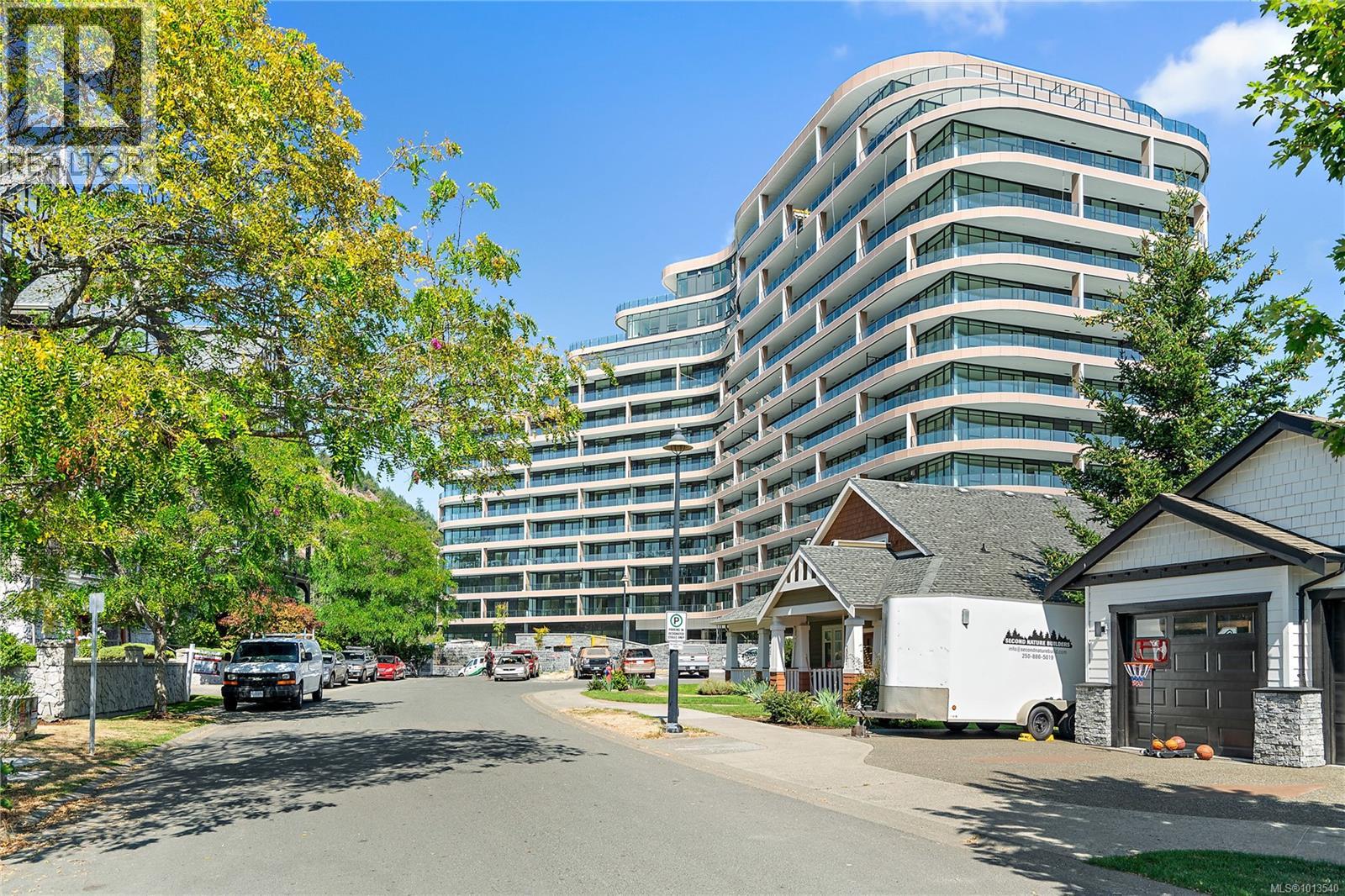222 2000 Hannington Road, Langford