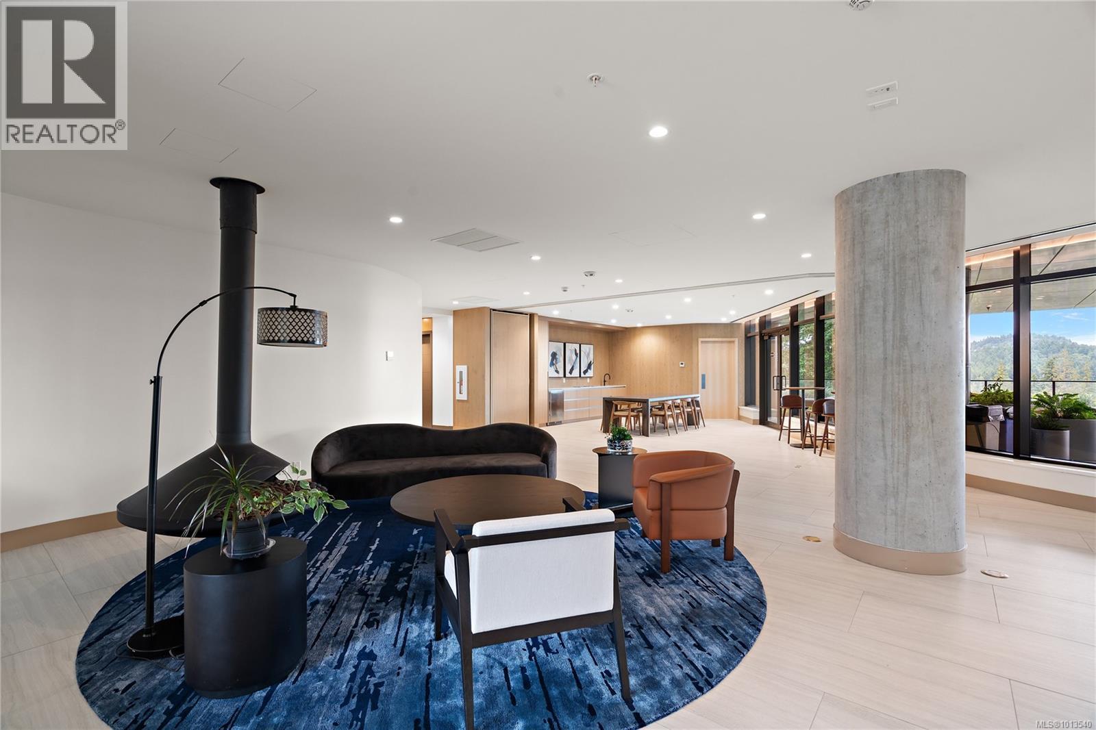 222 2000 Hannington Road, Langford