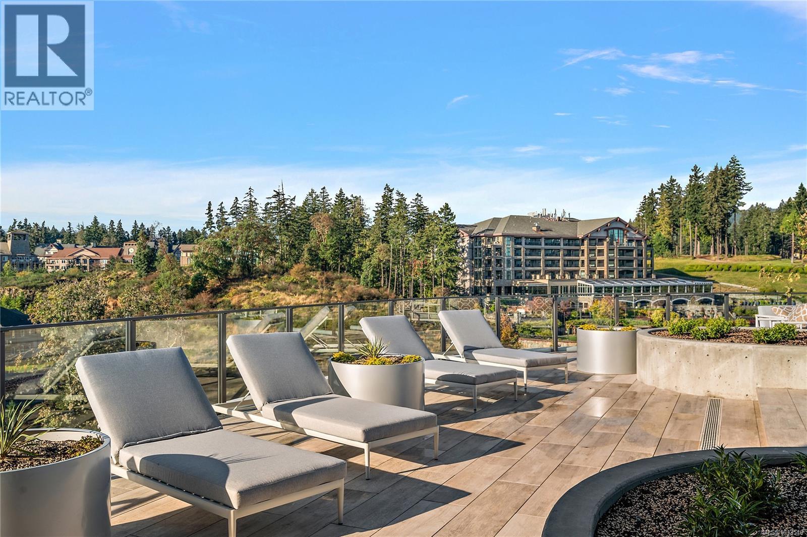222 2000 Hannington Road, Langford