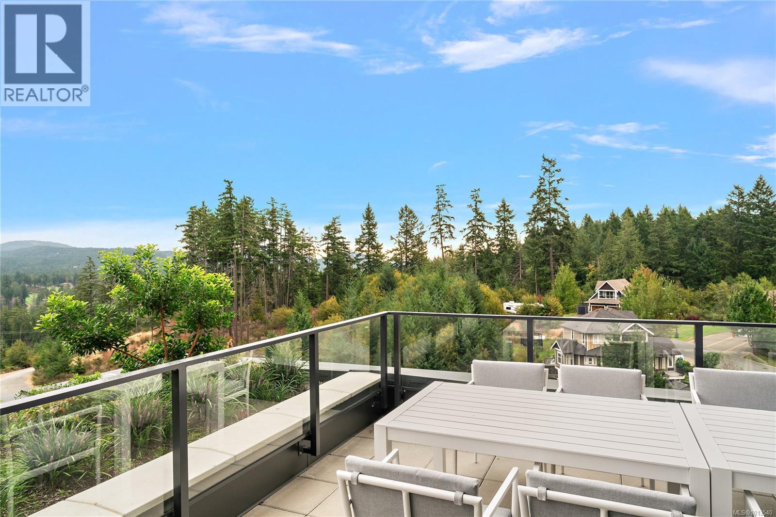 222 2000 Hannington Road, Langford