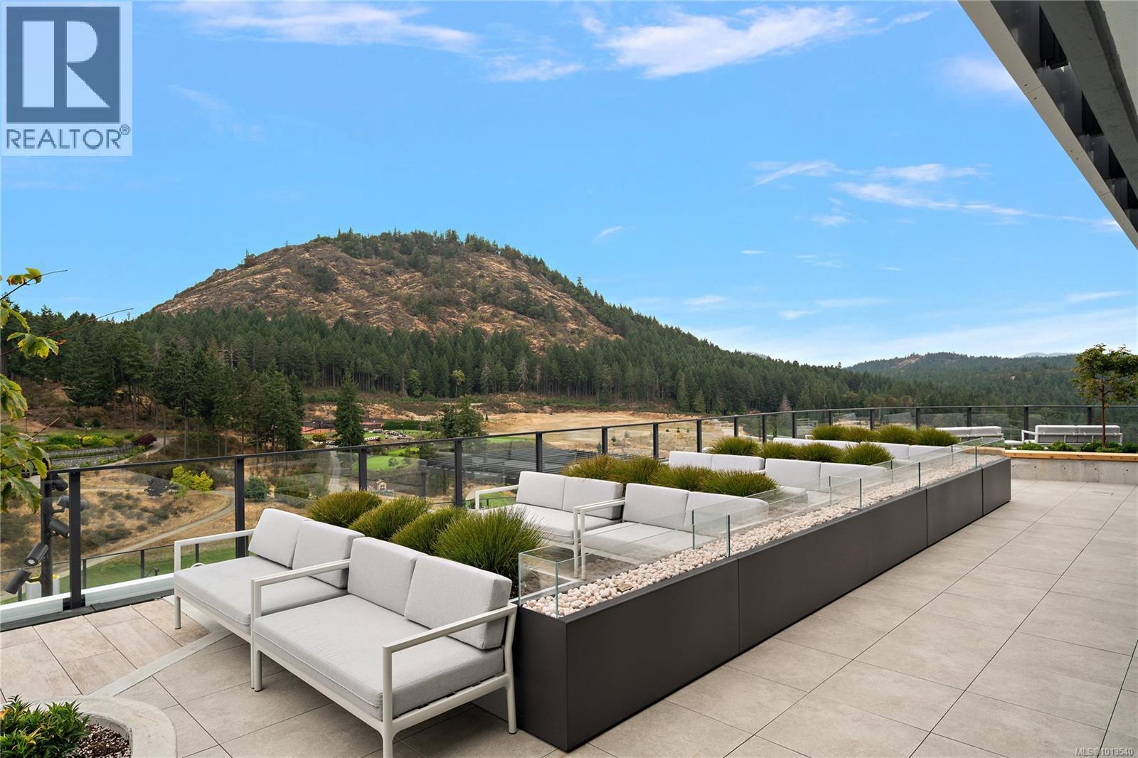 222 2000 Hannington Road, Langford