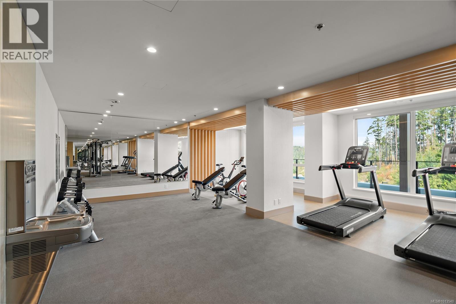222 2000 Hannington Road, Langford