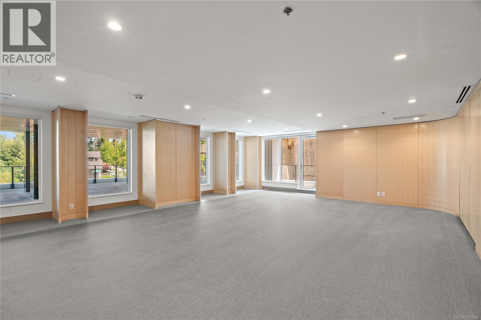 222 2000 Hannington Road, Langford