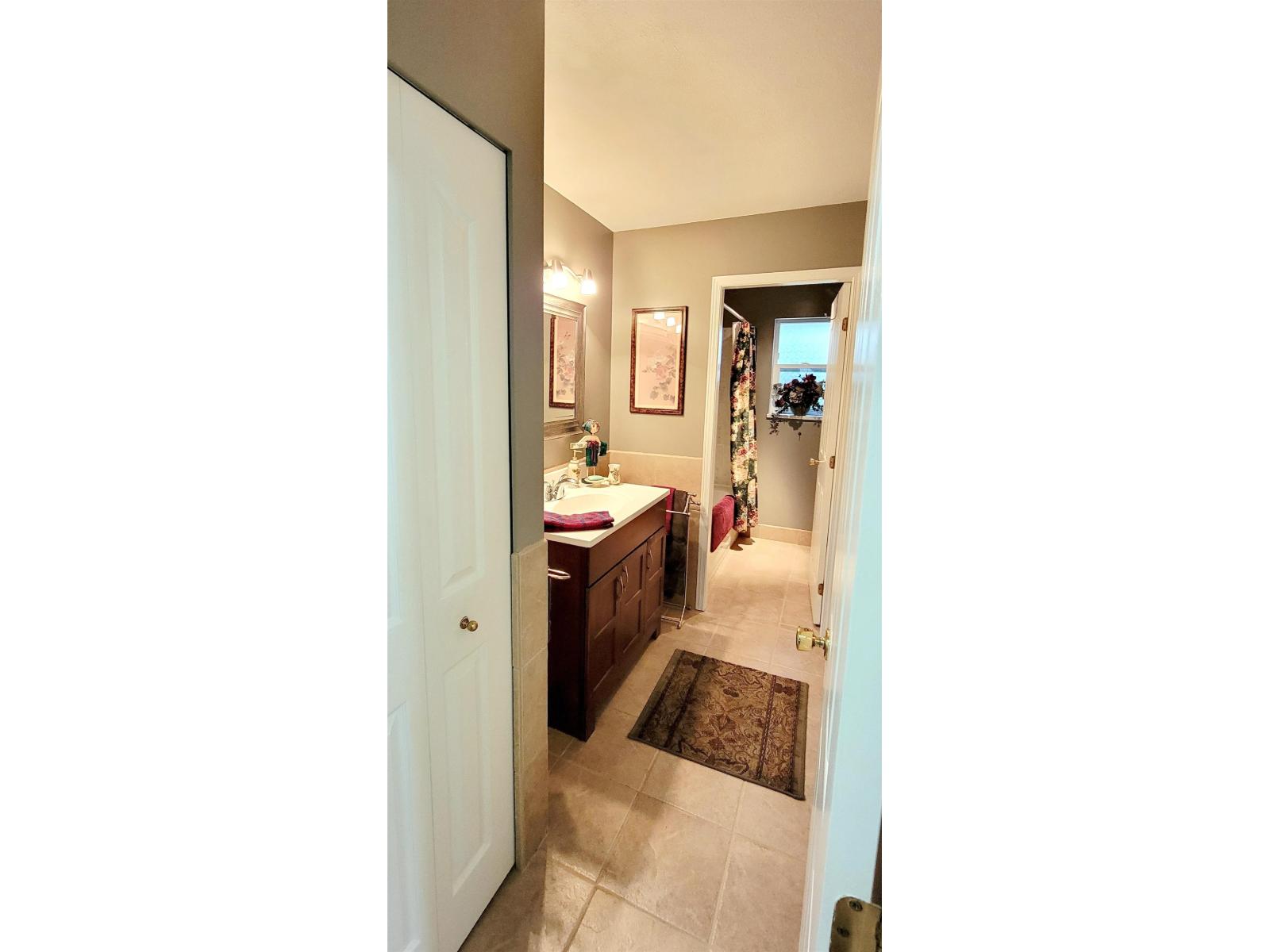 356 CHESTNUT AVENUE, Harrison Hot Springs, Harrison Hot Springs