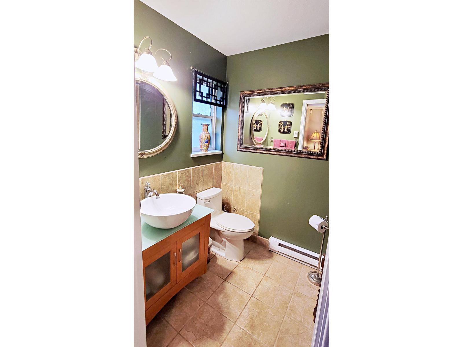 356 CHESTNUT AVENUE, Harrison Hot Springs, Harrison Hot Springs