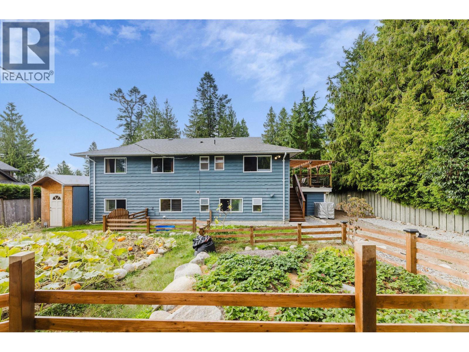 7838 REDROOFFS ROAD, Halfmoon Bay