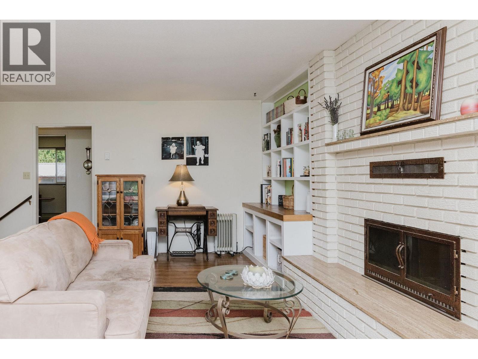 7838 REDROOFFS ROAD, Halfmoon Bay
