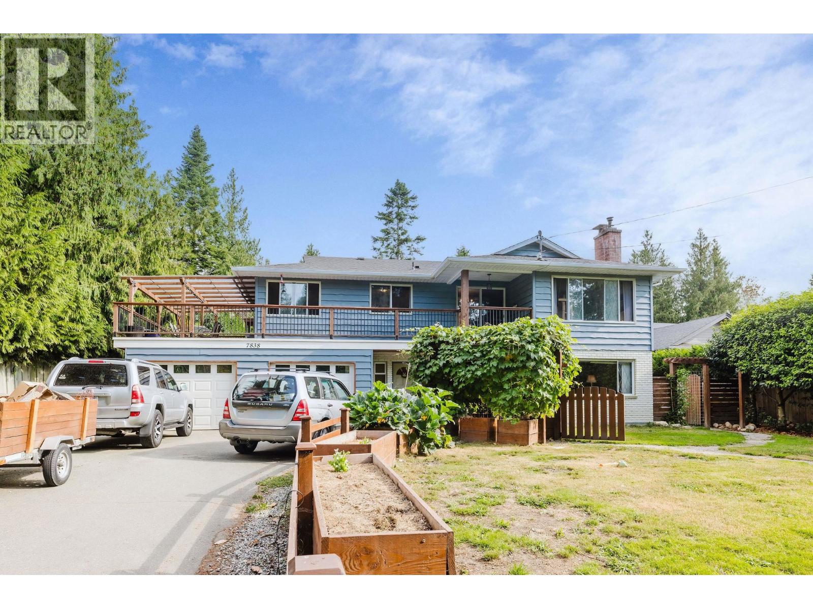 7838 REDROOFFS ROAD, Halfmoon Bay