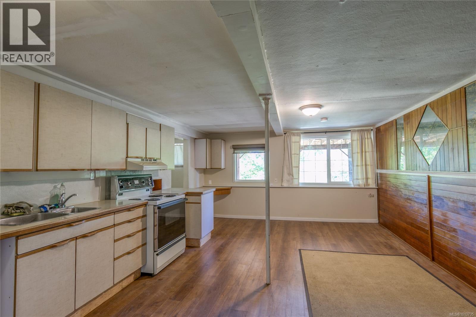 415 Machleary St, Nanaimo