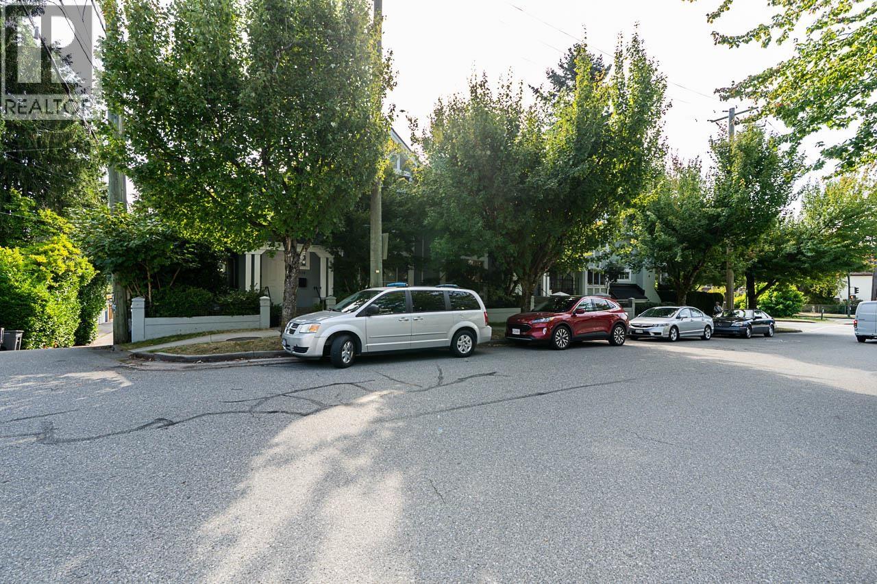 102 3188 CAMOSUN STREET, Vancouver