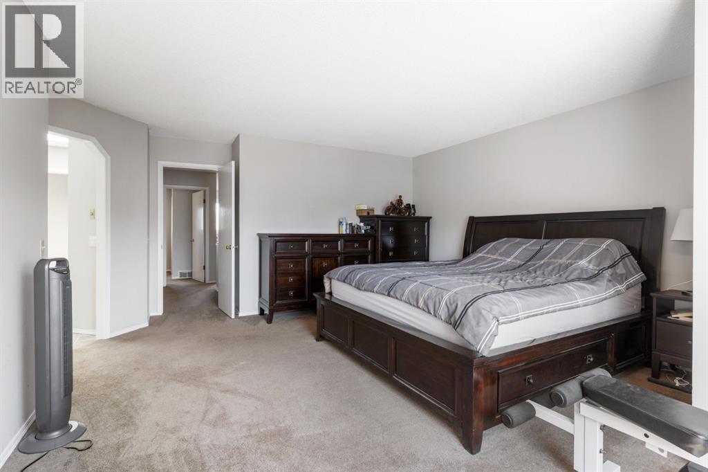 Single Family House for Sale in  Harvest Oak Green NE Harvest Hills Calgary 