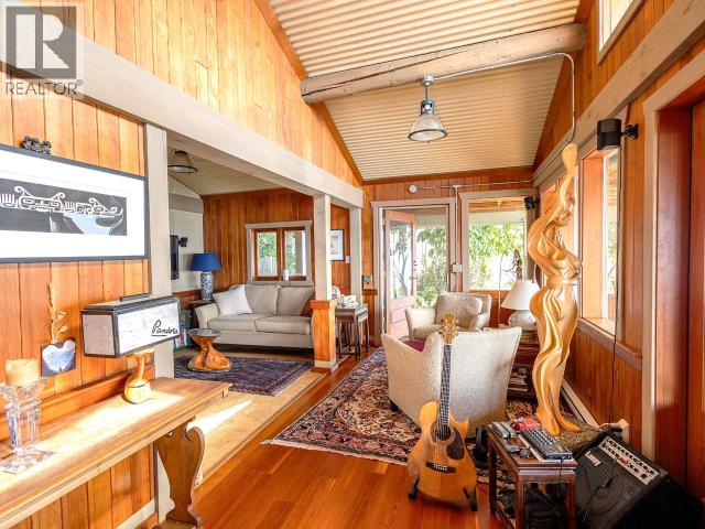 3265 ATREVIDA ROAD, Powell River