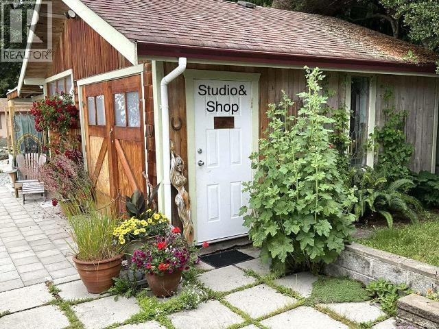 3265 ATREVIDA ROAD, Powell River