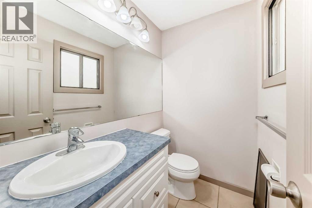Single Family House Bi-level for Sale in  Berwick Drive NW Beddington Heights Calgary 