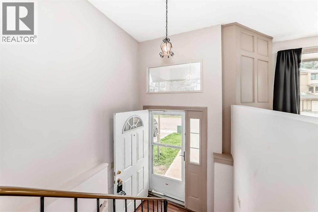 Single Family House Bi-level for Sale in  Berwick Drive NW Beddington Heights Calgary 