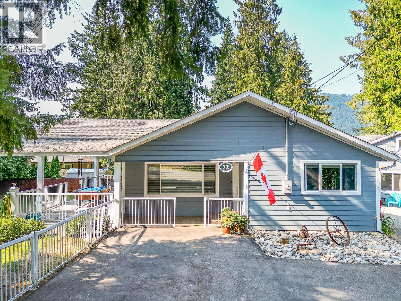 22 Wolfe Road, Sicamous