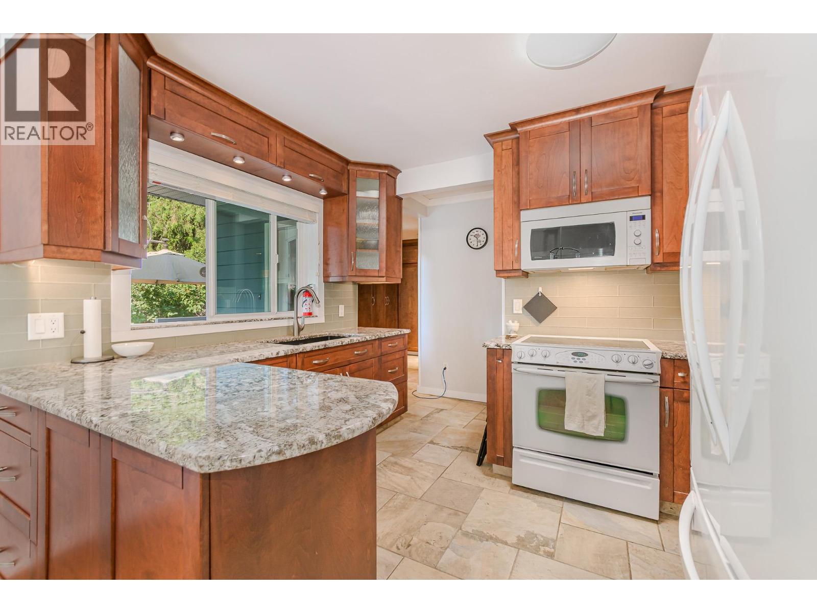 22 Wolfe Road, Sicamous