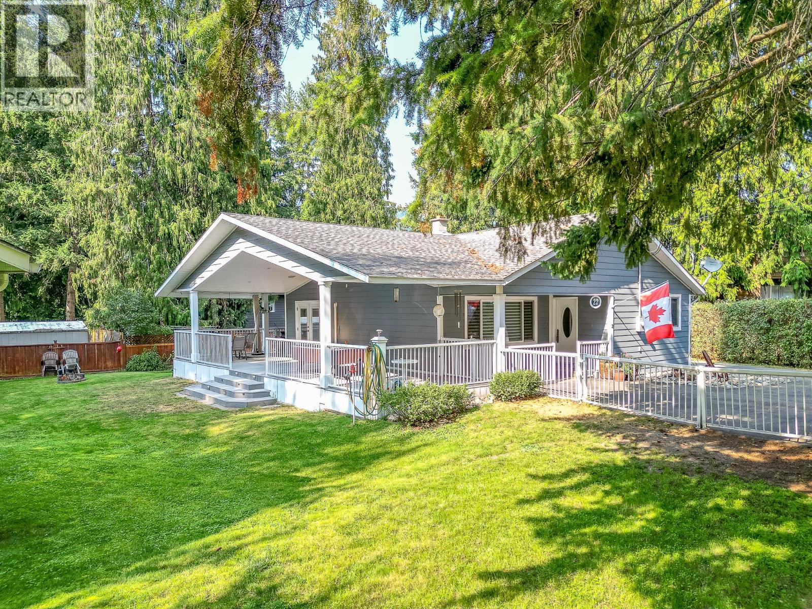22 Wolfe Road, Sicamous