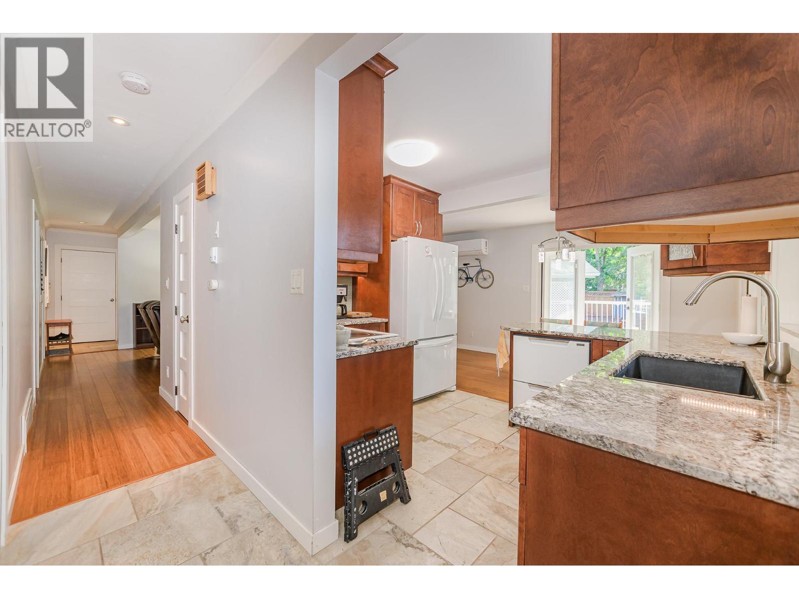 22 Wolfe Road, Sicamous