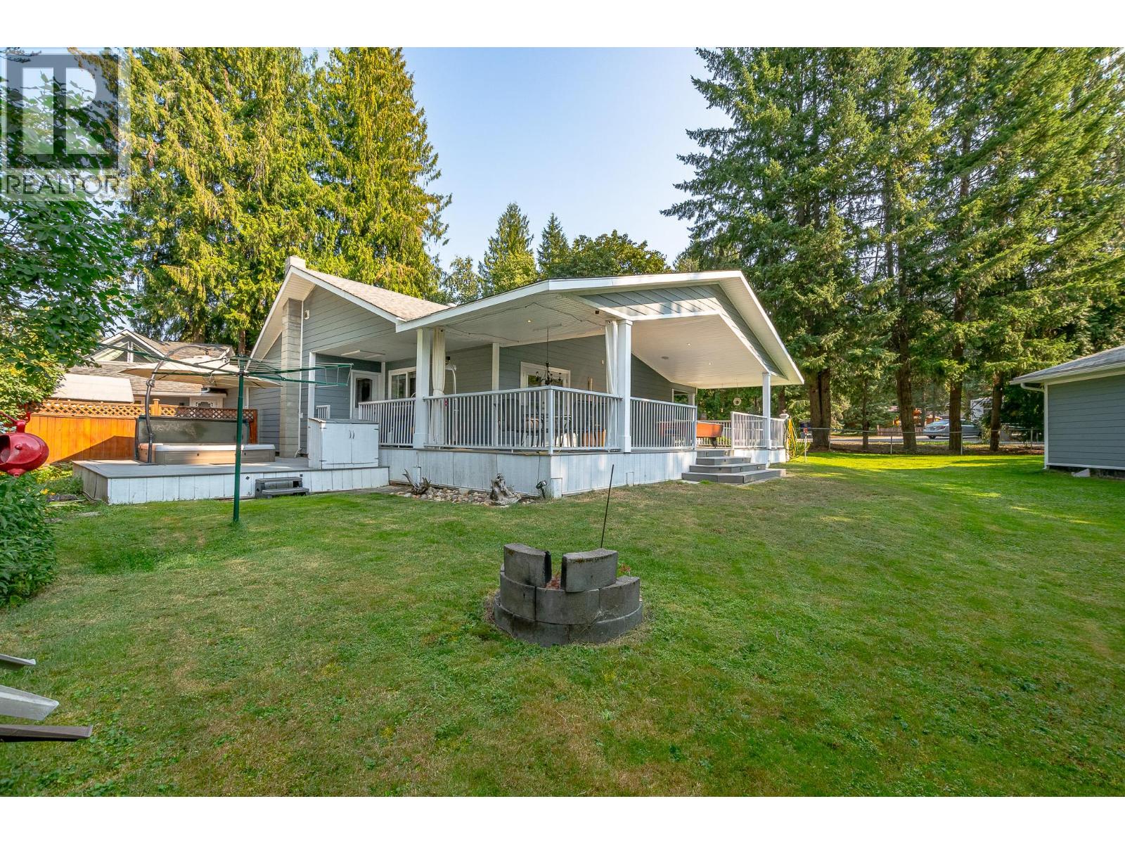 22 Wolfe Road, Sicamous