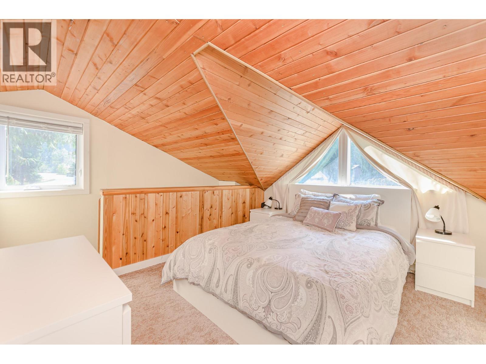 22 Wolfe Road, Sicamous