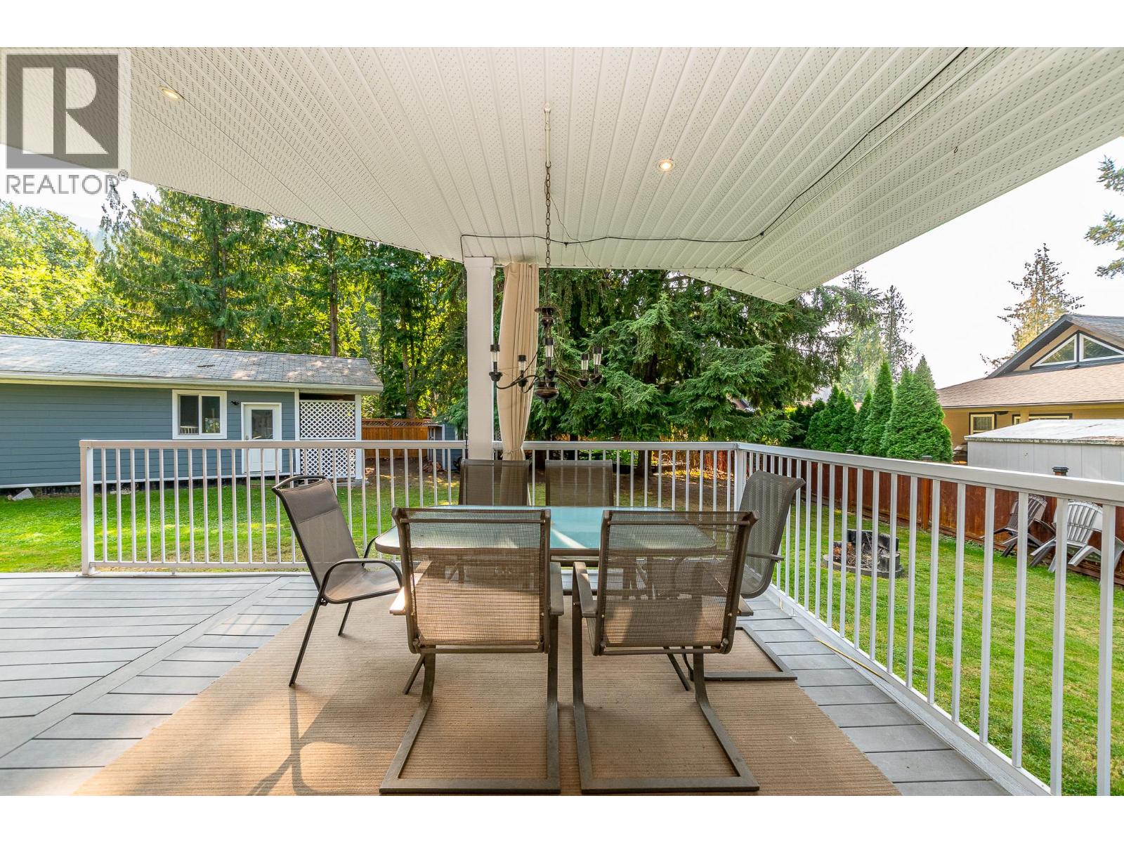 22 Wolfe Road, Sicamous