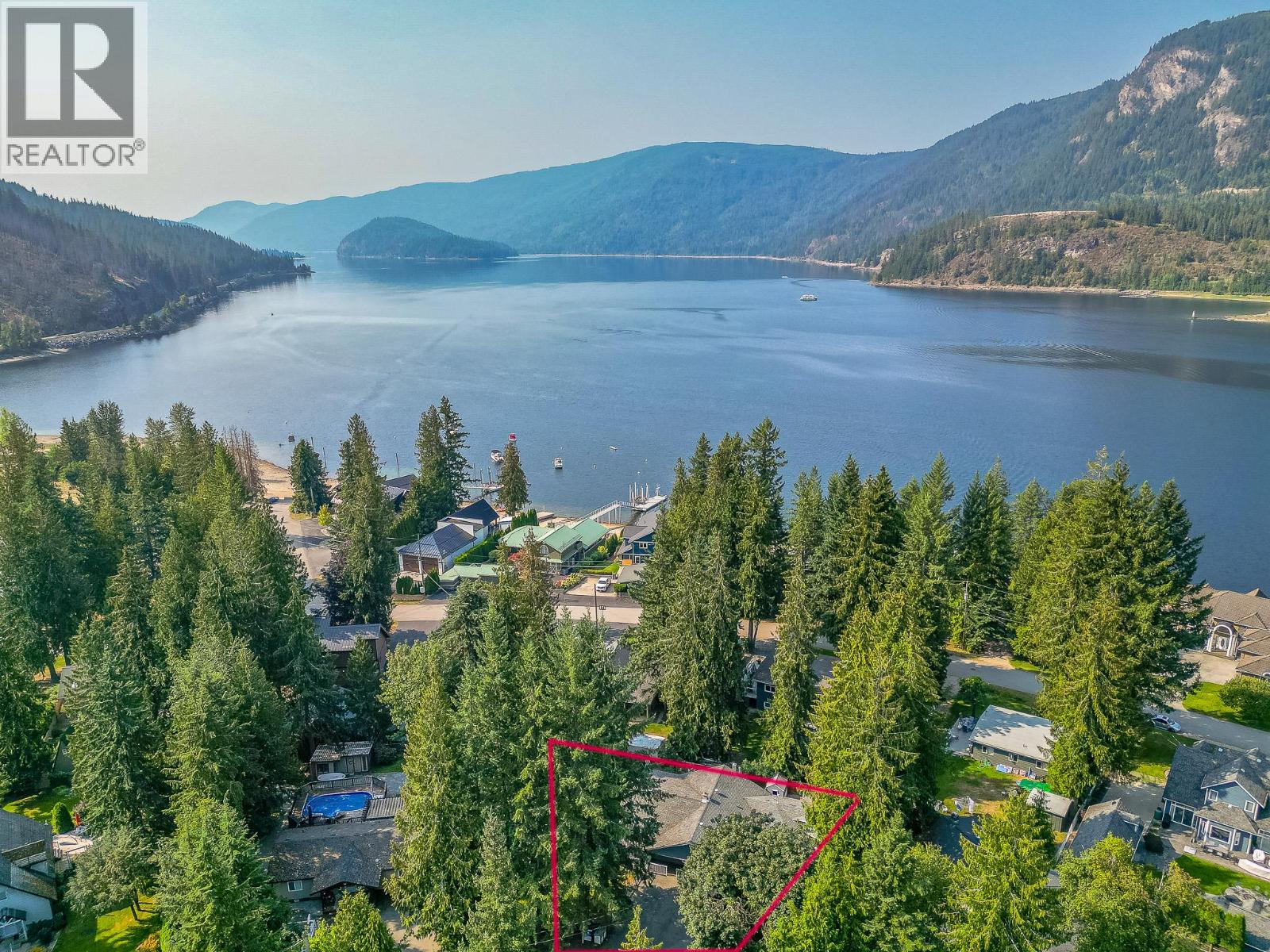 22 Wolfe Road, Sicamous