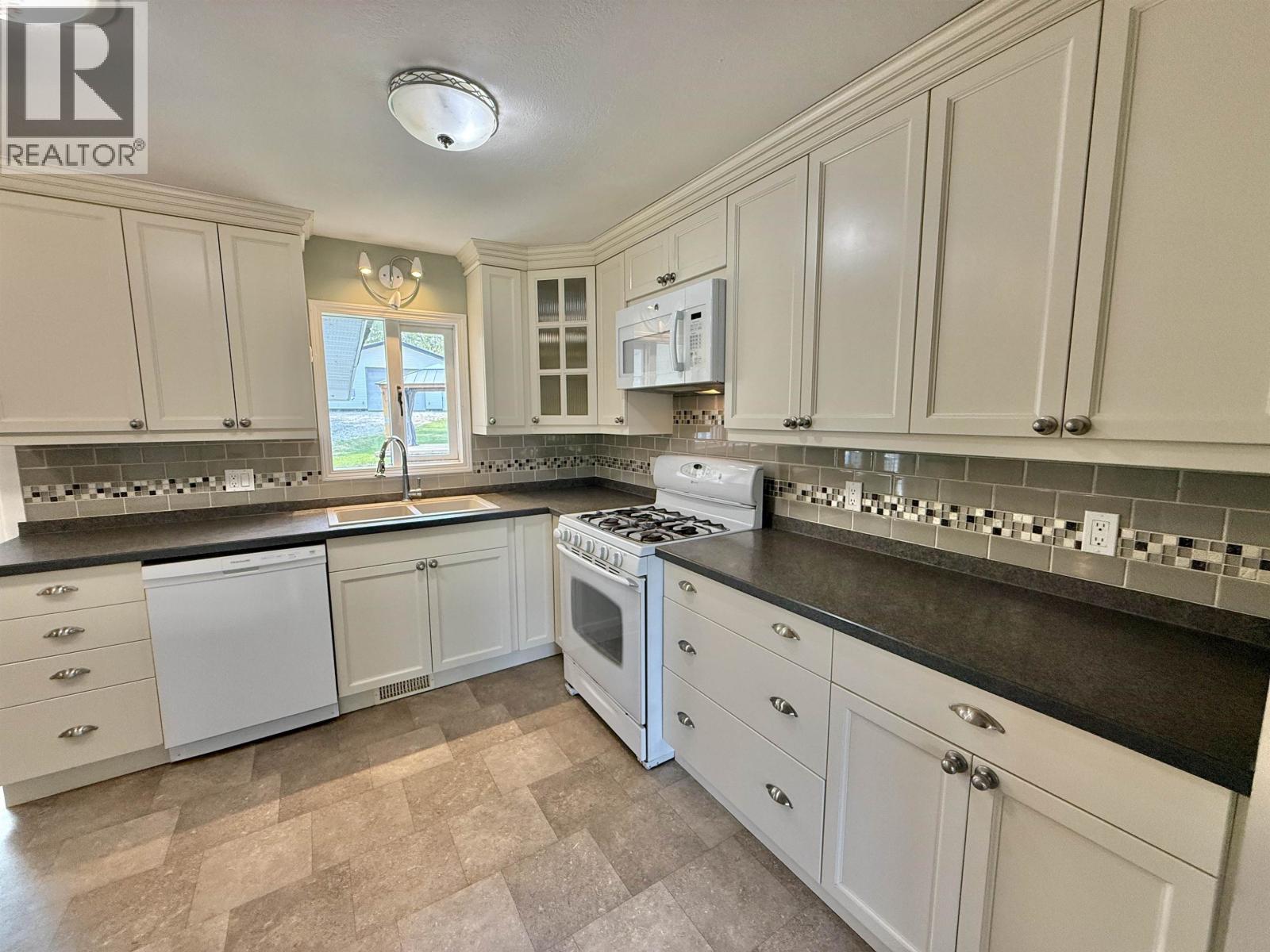 3138 YENDRYAS ROAD, Quesnel