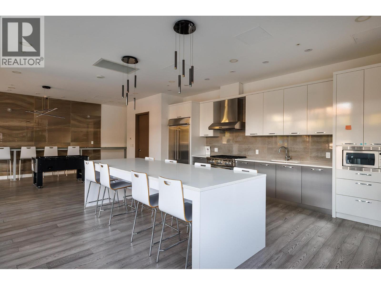 801 1151 Sunset Drive, Kelowna