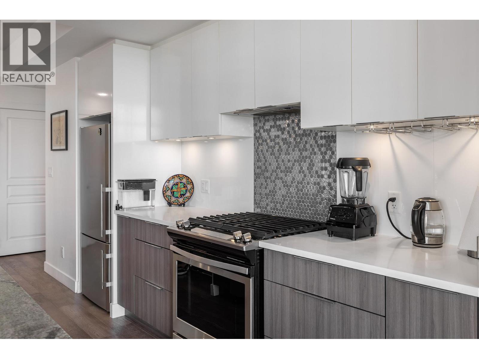 801 1151 Sunset Drive, Kelowna