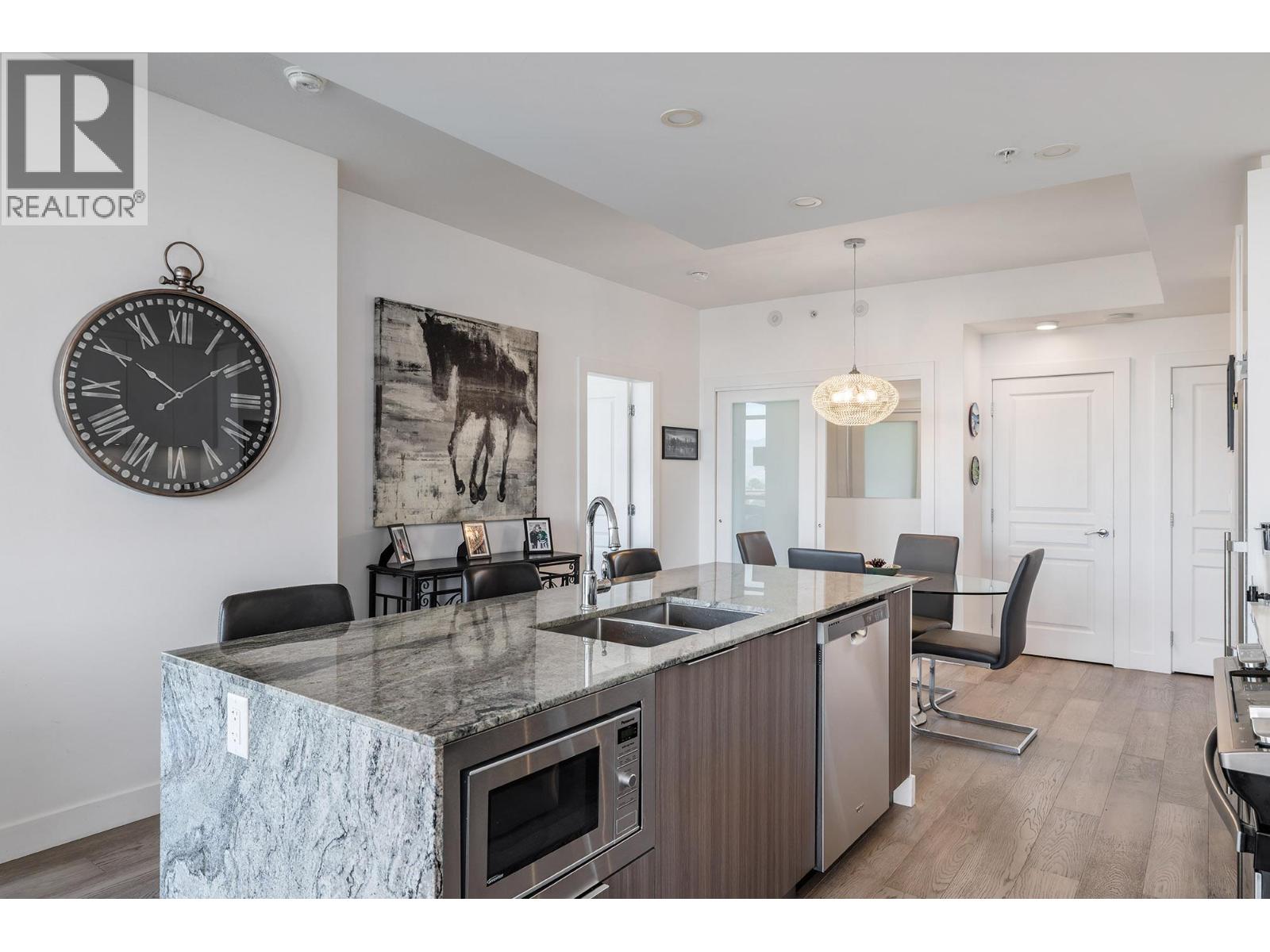 801 1151 Sunset Drive, Kelowna