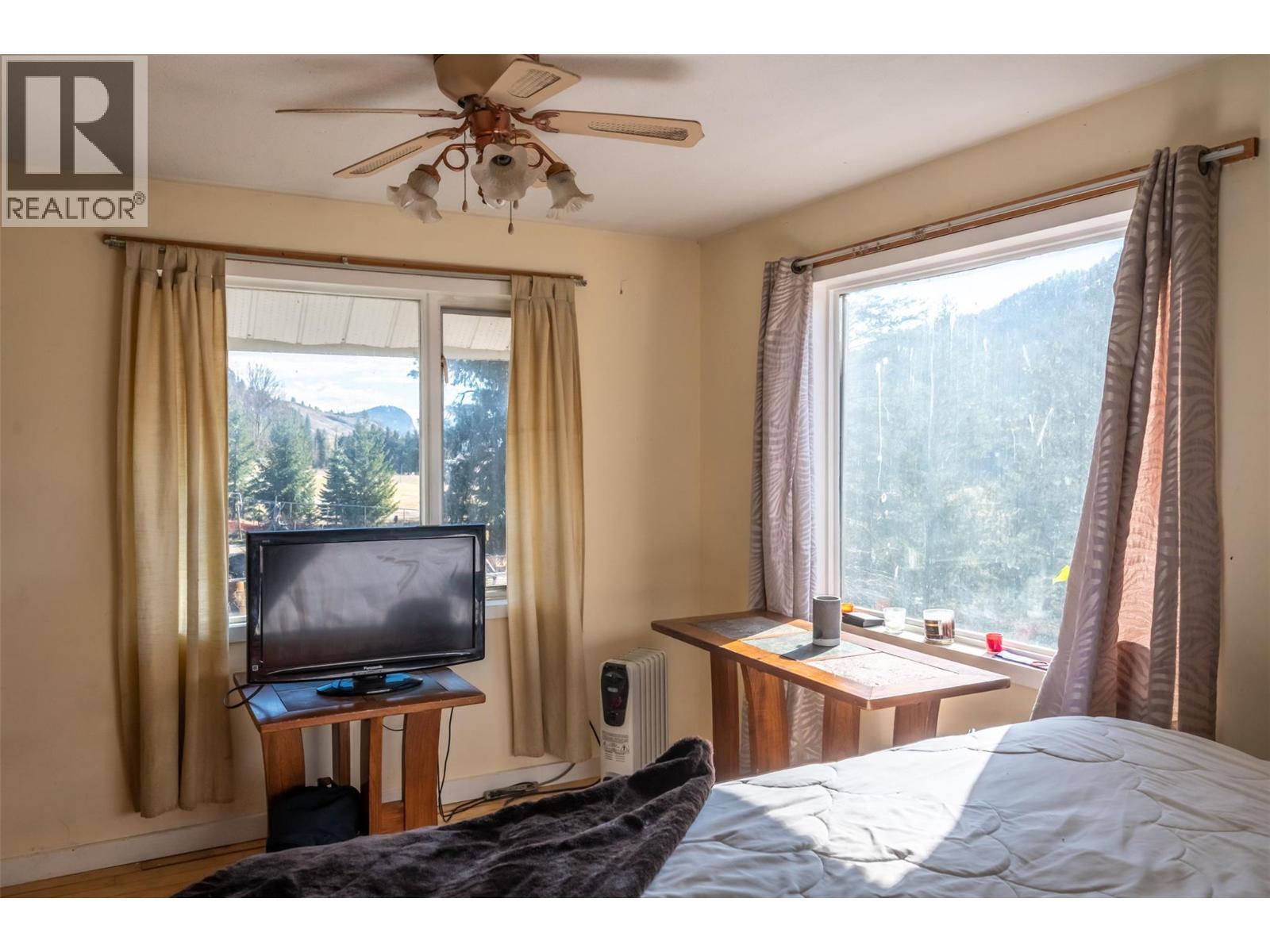 22797 Garnet Valley Road, Summerland