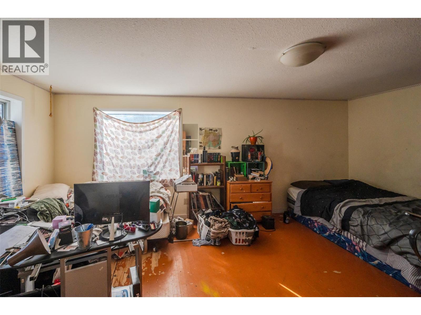 22797 Garnet Valley Road, Summerland